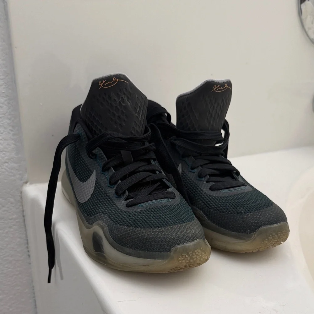 Kids 5Y Kobe 11 Shoes